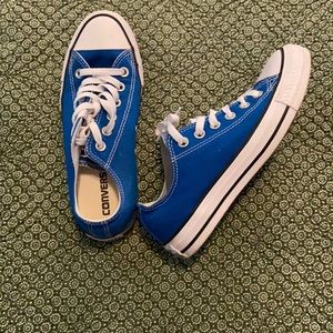 Men’s Size 5 converse